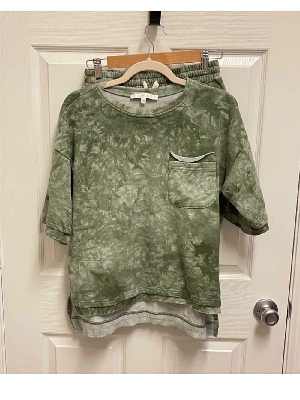 Karlie French Terry Top and Short 2-piece Set. 
Sz Small